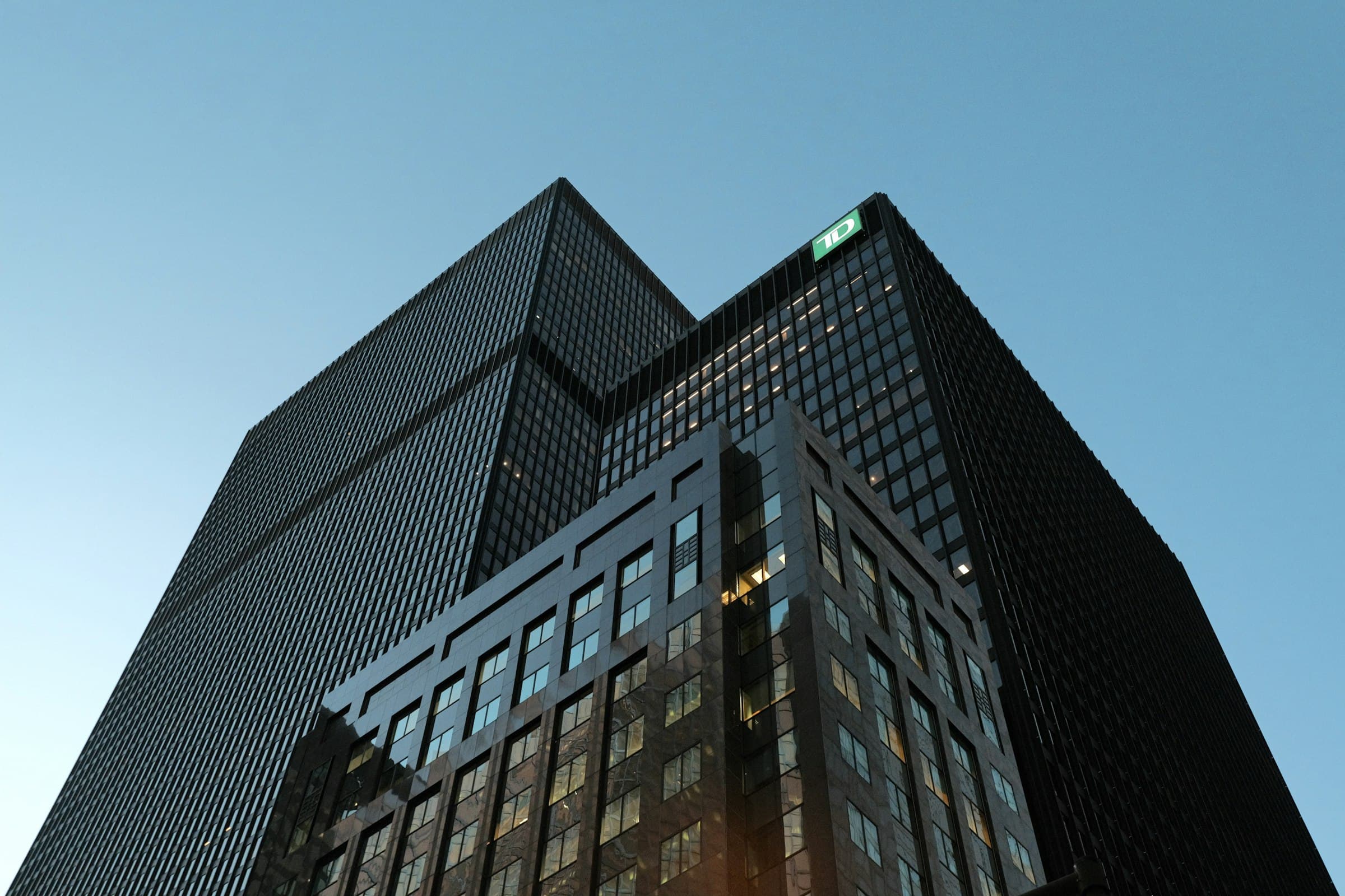 Does JPMorgan Sue Advisors Who Leave? TROs, the Record, and the Protocol Trap
