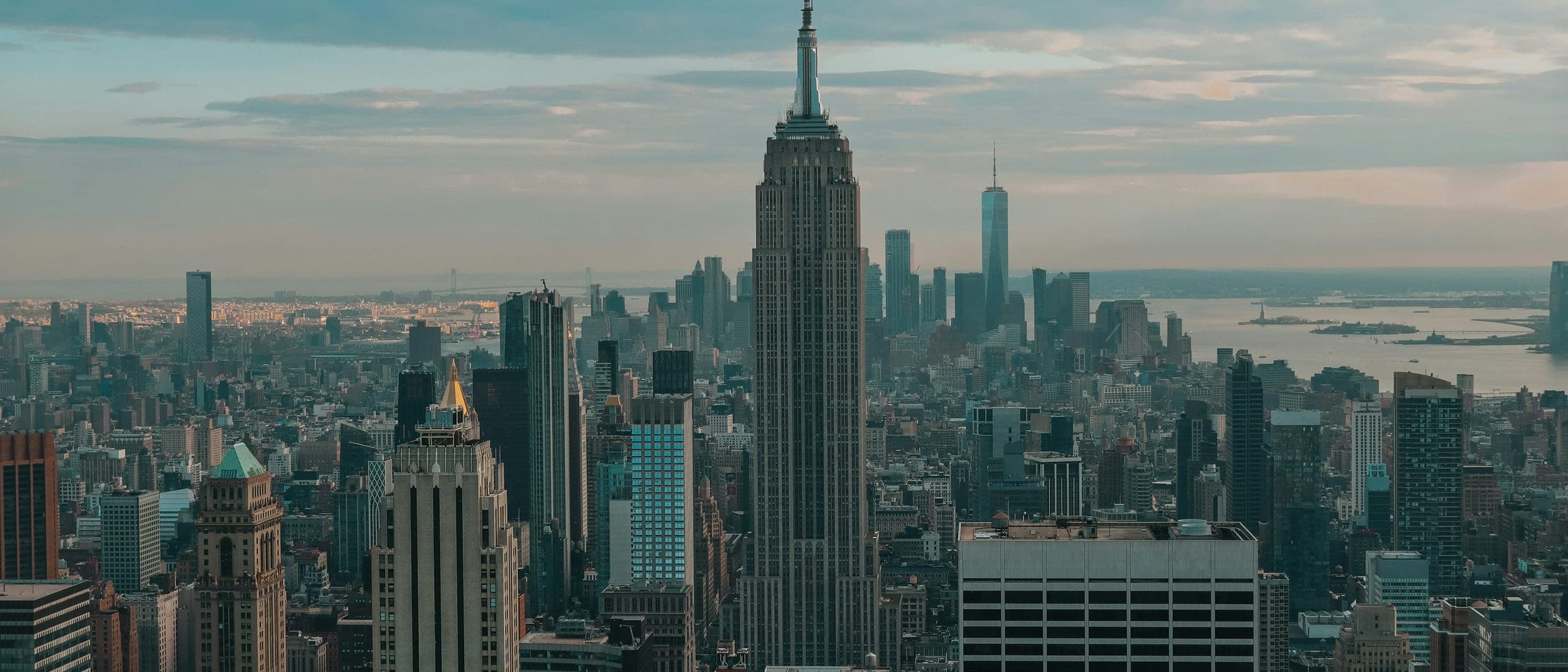 How J.P. Morgan Advisors Are Paid: Grid, Salary and Awards (2026)