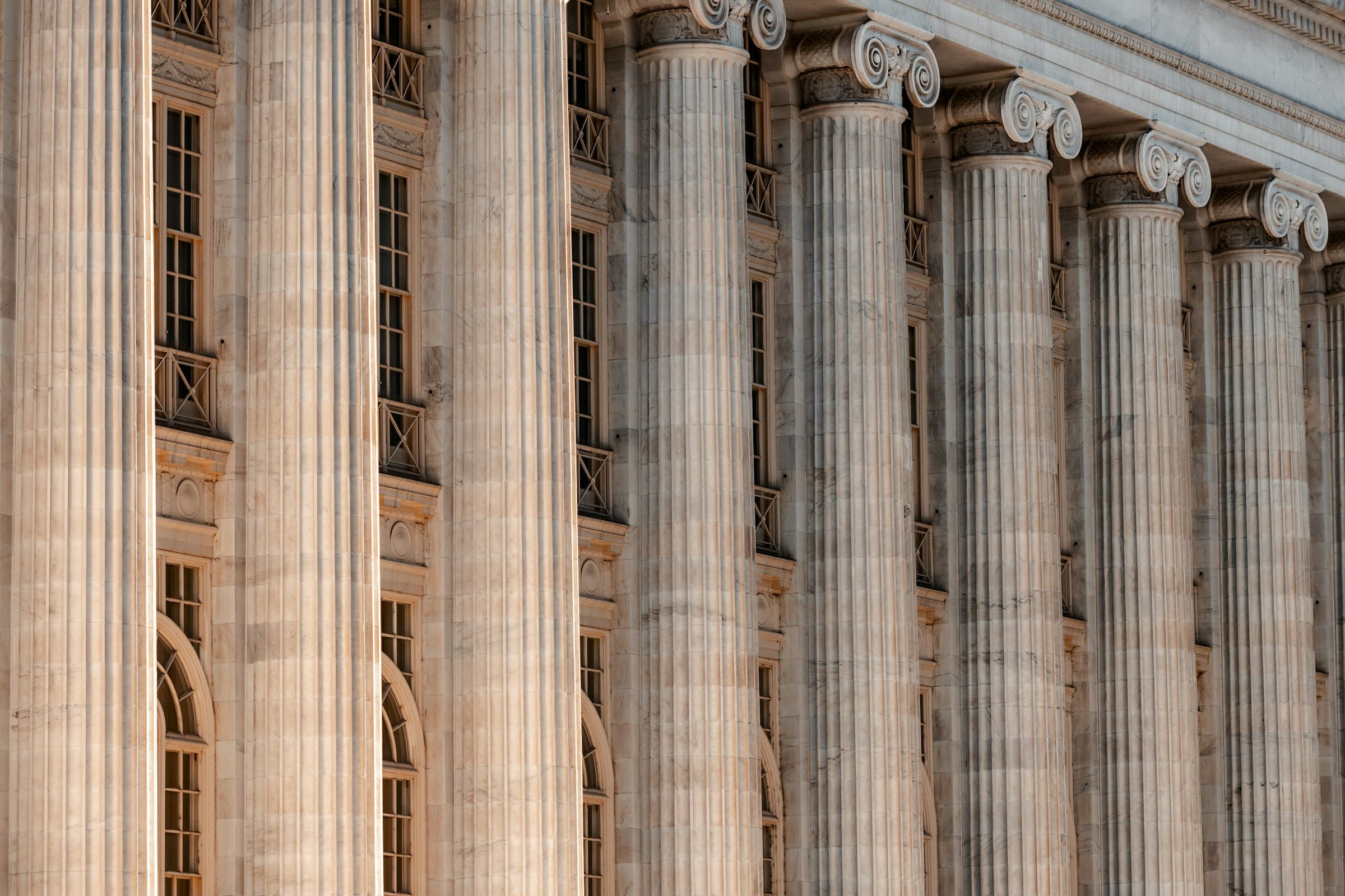 Advisor Departure Litigation in 2026: TROs, Raiding Suits, and the Broker Protocol